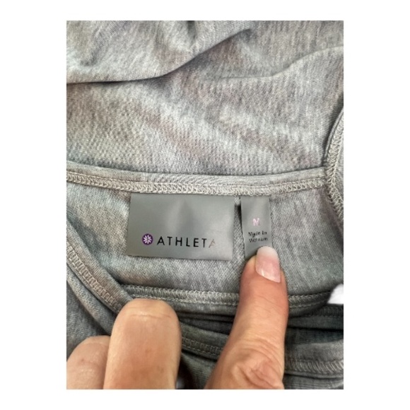 EUC Athleta essence tie-back tank – light heather gray, size M - Picture 6 of 8